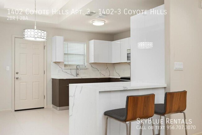Building Photo - 1402 Coyote Hls