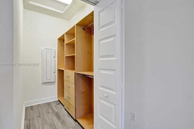 Building Photo - 7855 NW 104th Ave