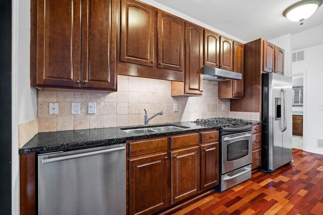 Building Photo - 317 Groveland Ave