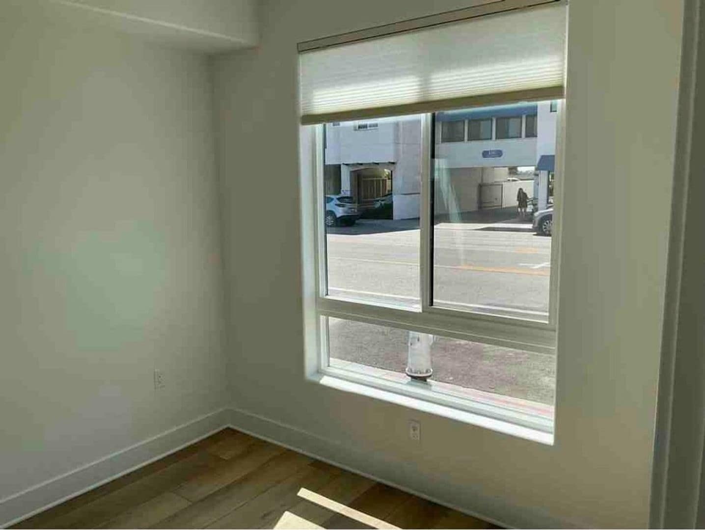 Building Photo - 402 W Grand Ave