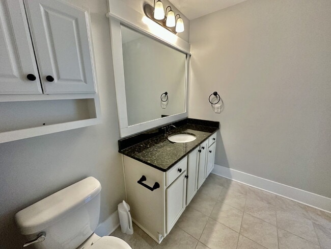 Building Photo - Beautiful Low Country Home in Rose Dhu!