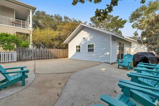 Building Photo - 61 Sunfish St