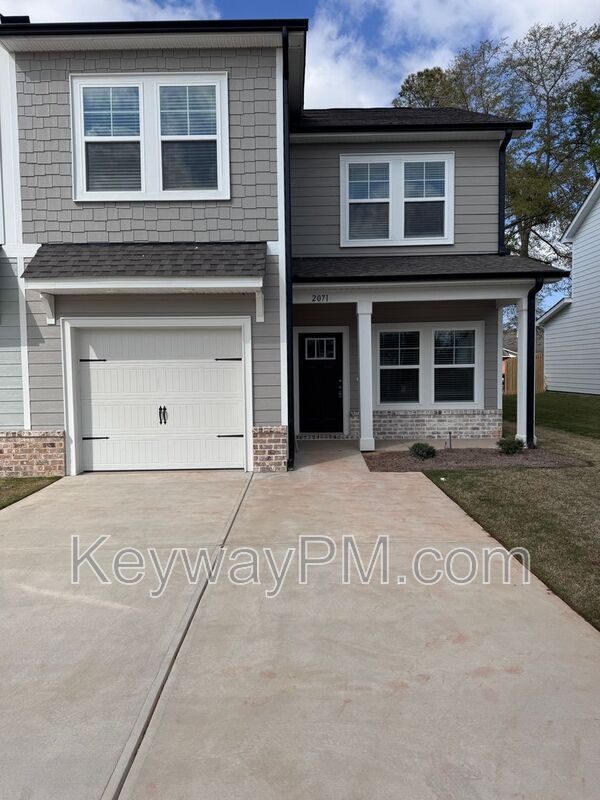 Building Photo - 2071 Denmark Ave SE