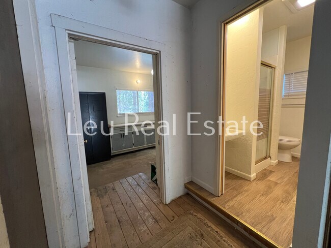 Building Photo - 4844 Golden St