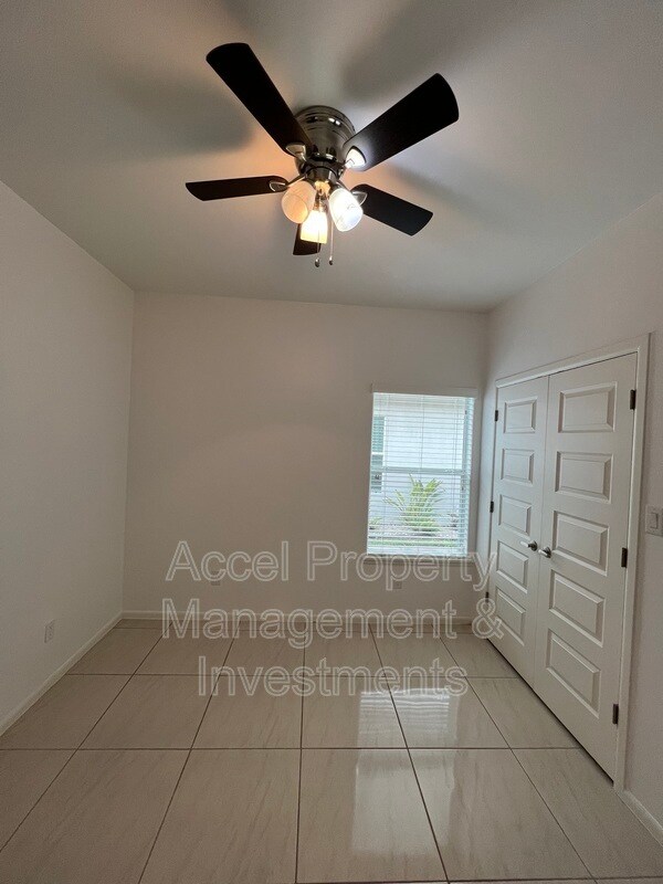 Building Photo - 214 Fig Dr