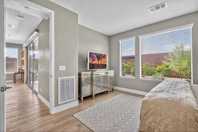 Building Photo - 51475 Whiptail Dr