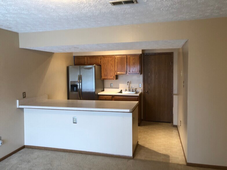 Kitchenette - 152 Villa Dr