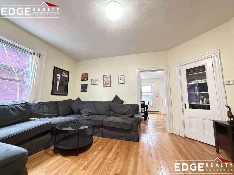 Building Photo - 23 Cottage Ave