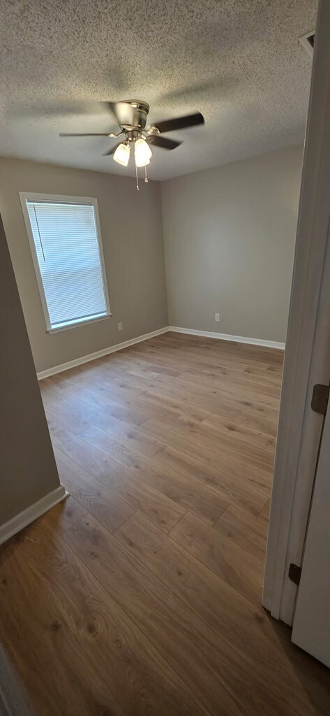 Building Photo - 105 Wilson St