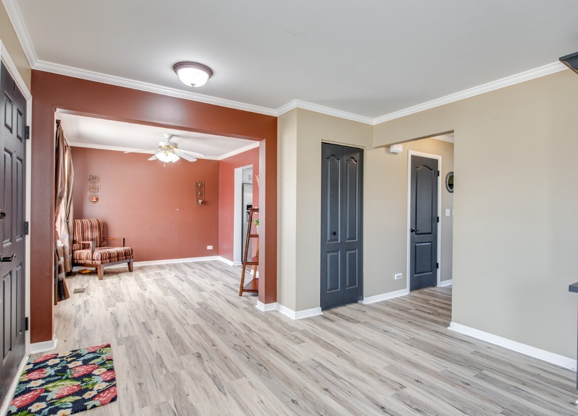 Building Photo - 2758 Hillsboro Blvd