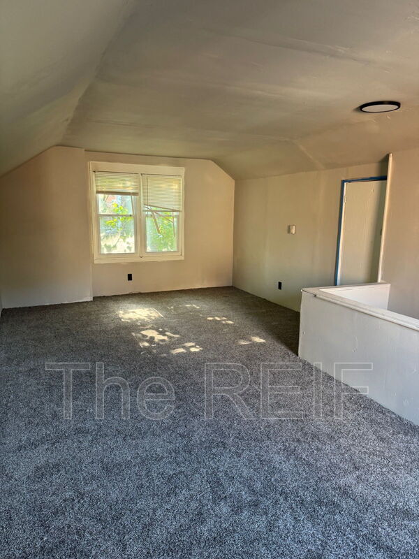 Building Photo - 13137 Elmdale St