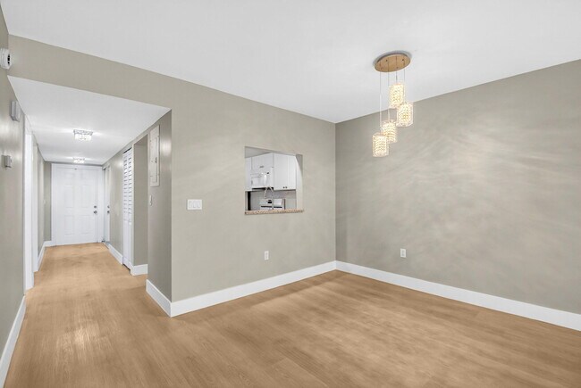 Building Photo - 2018 SW 29th Ct