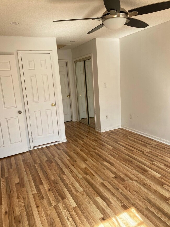 Building Photo - 40 Walnut St