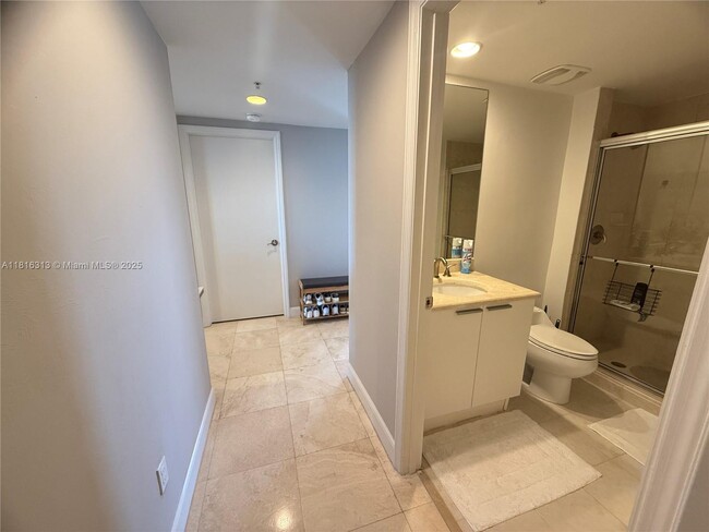 Building Photo - 15051 Royal Oaks Ln