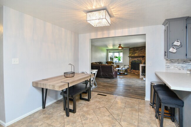 Building Photo - 981 Hillcrest Heights
