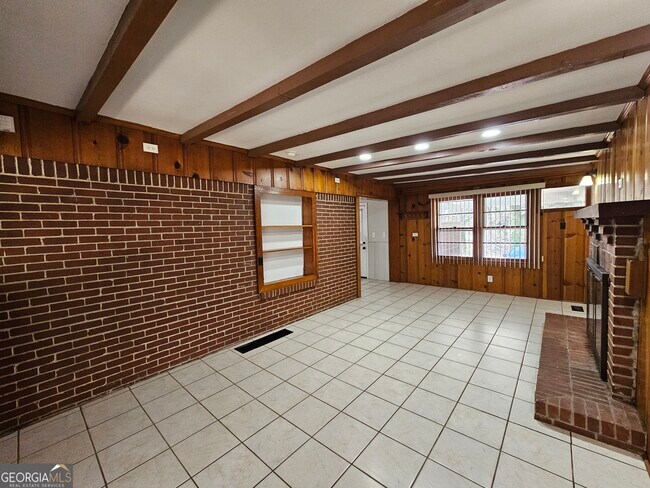 Building Photo - 2654 Plantation Dr