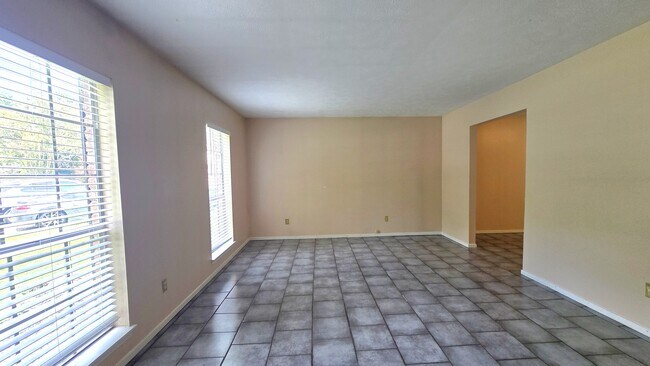Building Photo - 3334 Birch Creek Dr