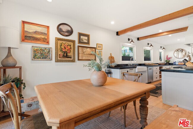 Building Photo - 11314 Homedale St