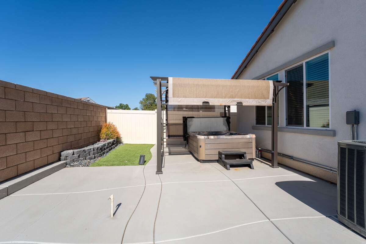 Building Photo - 14623 Gulfstream Ln