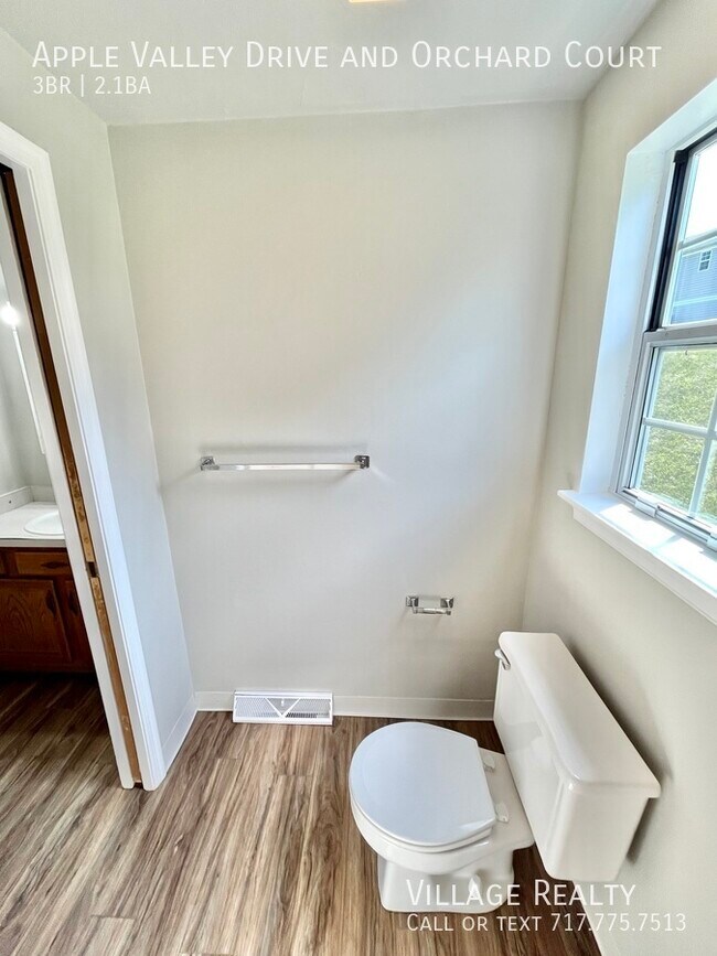 Building Photo - 710 Apple Valley Dr