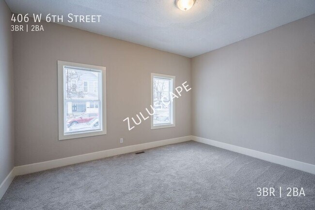 Building Photo - 406 W 6th St