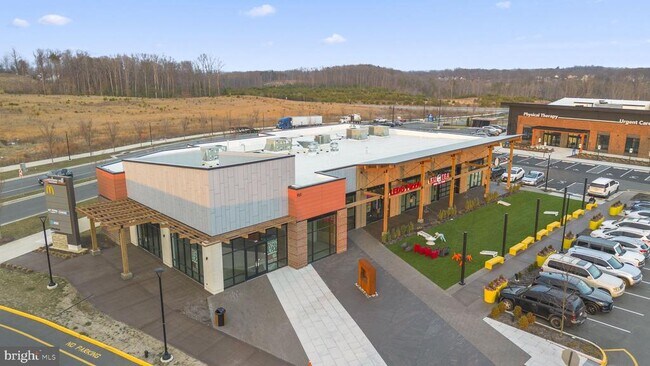 Building Photo - 68 SNOWDROP Dr