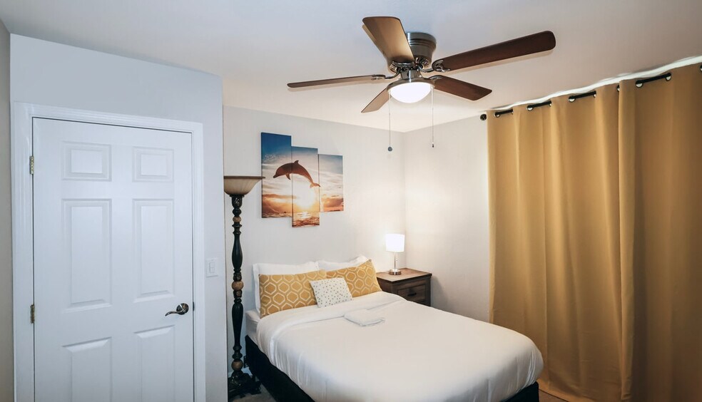 Building Photo - 660 Sunnyside Ave