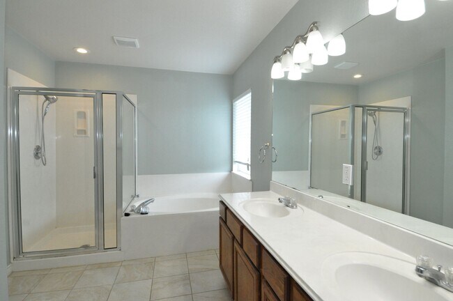 Building Photo - Spacious home for growing family with multiple dining and living areas! HUGE backyard!