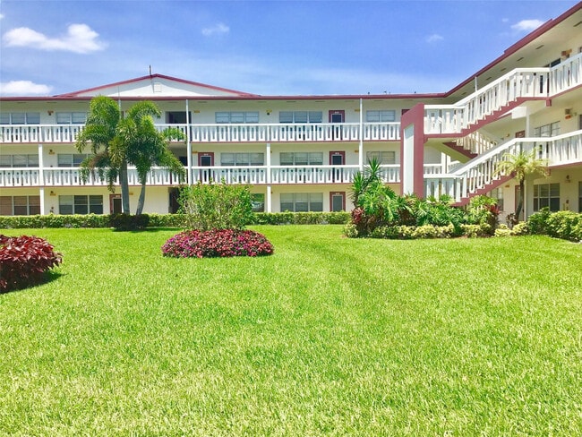 Building Photo - 135 Fanshaw D