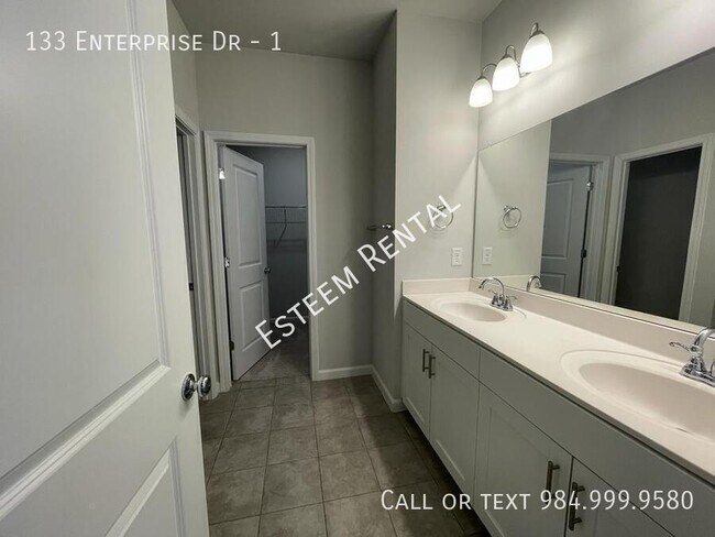 Building Photo - 133 Enterprise Dr