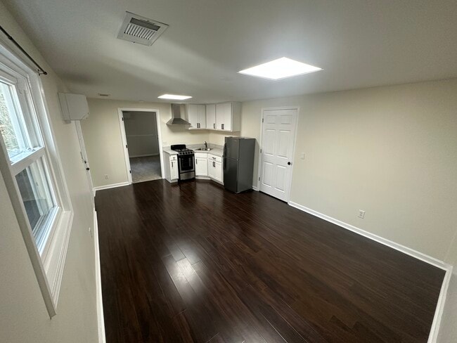 Building Photo - 546 Matthew Dr