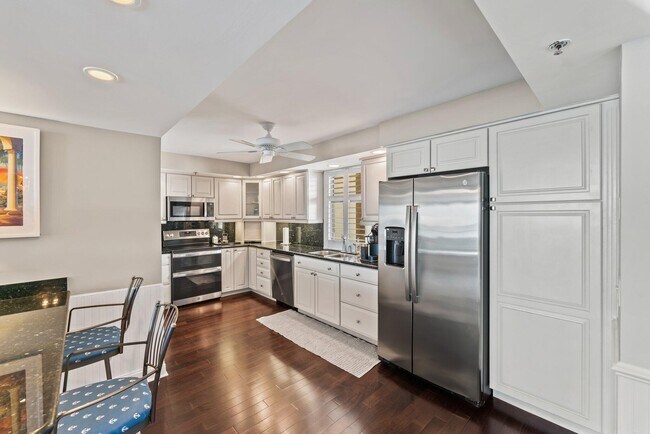 Building Photo - 100 S Beach Rd