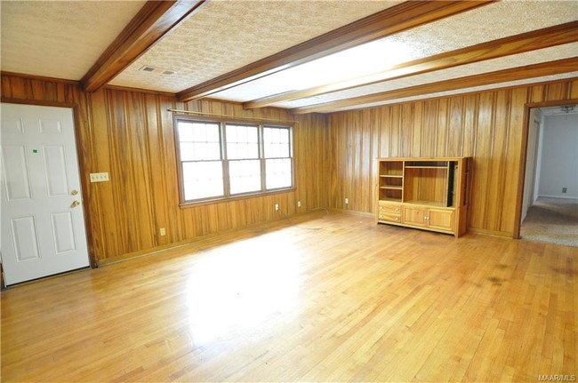 Building Photo - 5758 Carriage Hills Dr