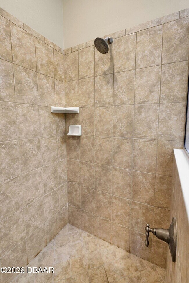 Building Photo - 800 Aldenham Ln