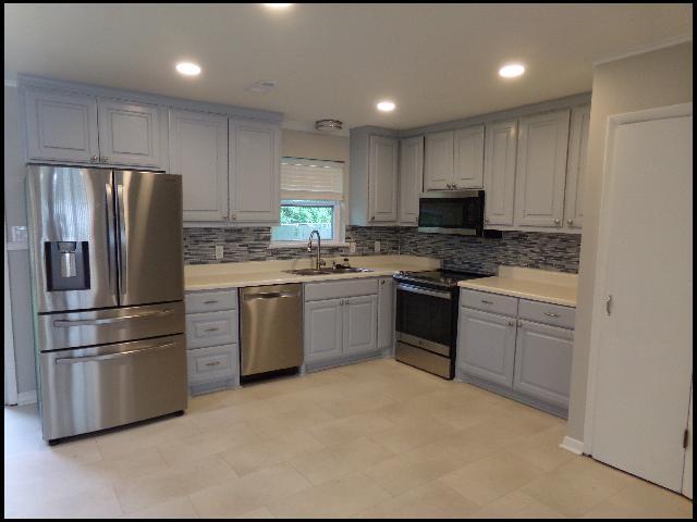 Building Photo - 51 Meadowbrook Dr