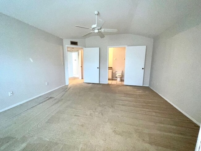 Building Photo - Move in NOW- Spacious 2 bedroom 1 bath condo on 3rd floor in gated community! Water included with...