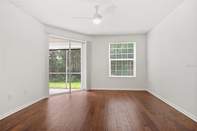 Building Photo - 852 Lantern Way