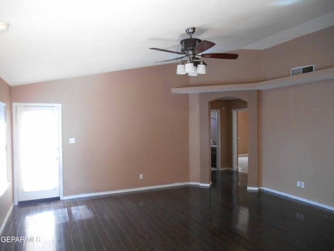 Building Photo - 14017 Tierra Vergel Dr