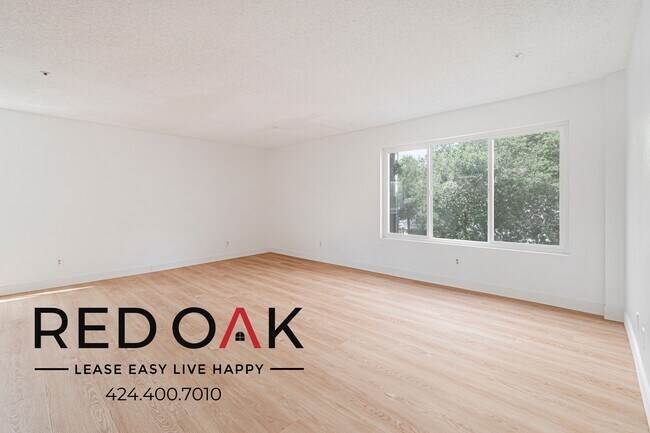 Building Photo - 13910 Sayre St