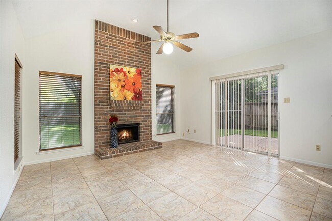 Building Photo - 14531 Sun Harbor Dr