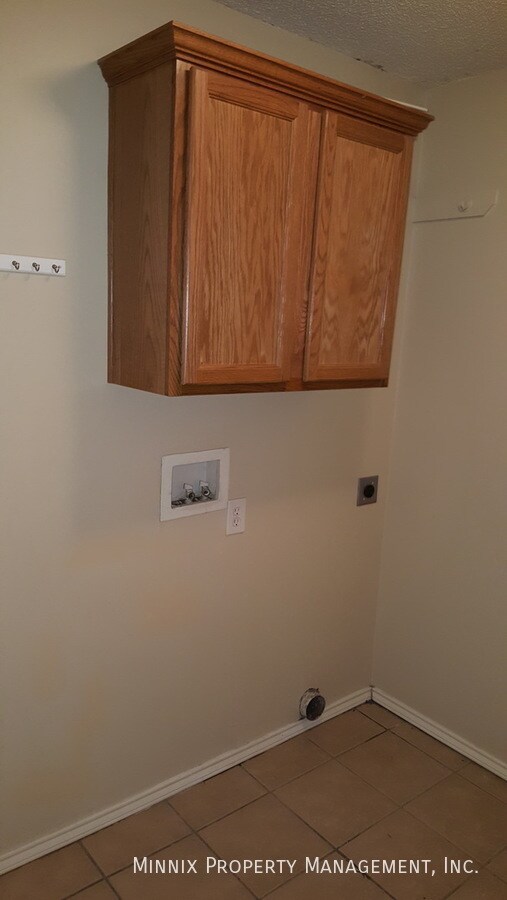 Building Photo - 515 N Kline Ave