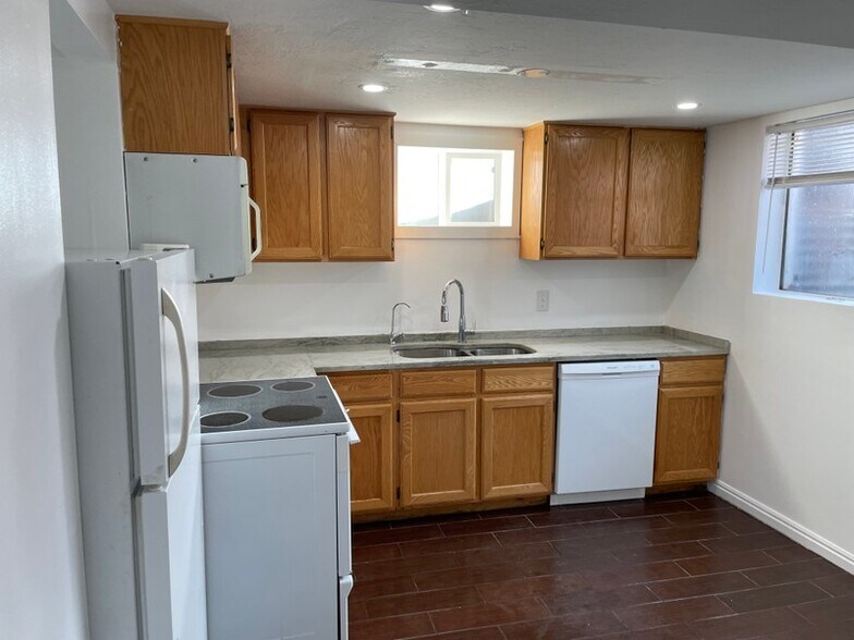 Building Photo - 141 W 8710 S