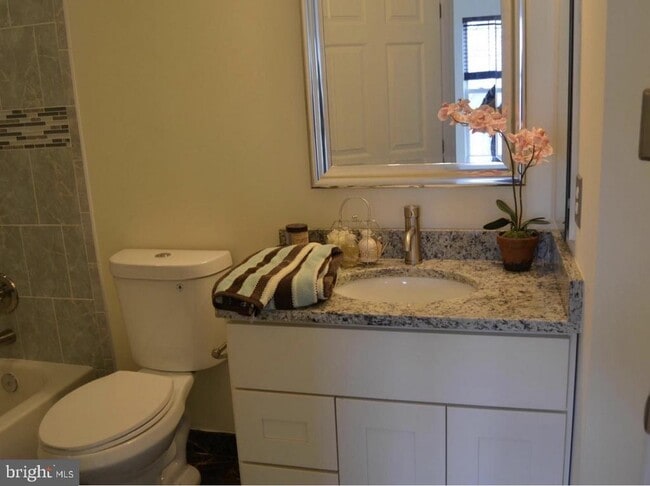 Building Photo - 20914 Rosebay Pl