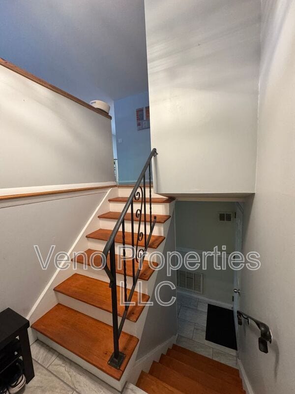 Building Photo - 13 Orenda Spring Dr