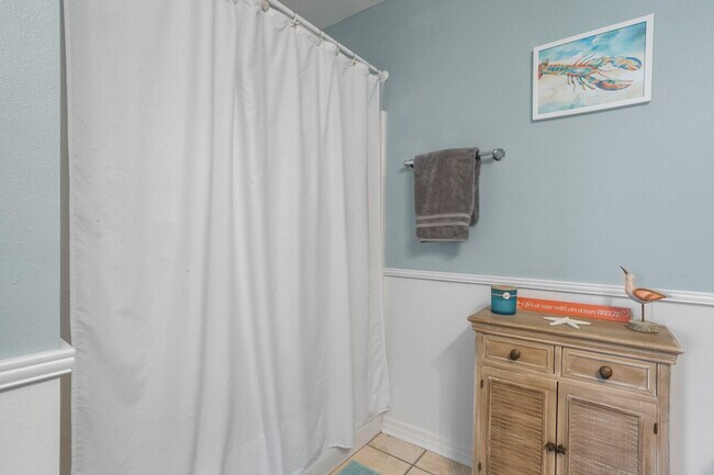 Building Photo - 309 Julia St