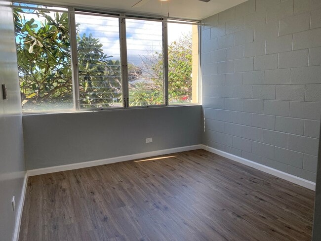 Building Photo - 2Bed/1.5Bth Remodeled fresh clean..like new move in ready now!