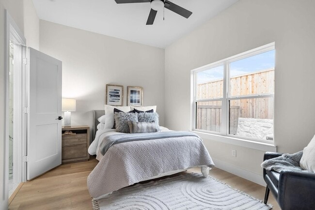 Building Photo - 2340 Alsiddiq Dr