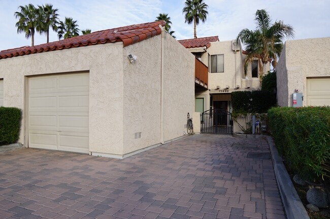 Building Photo - 73486 Shadow Mountain Dr