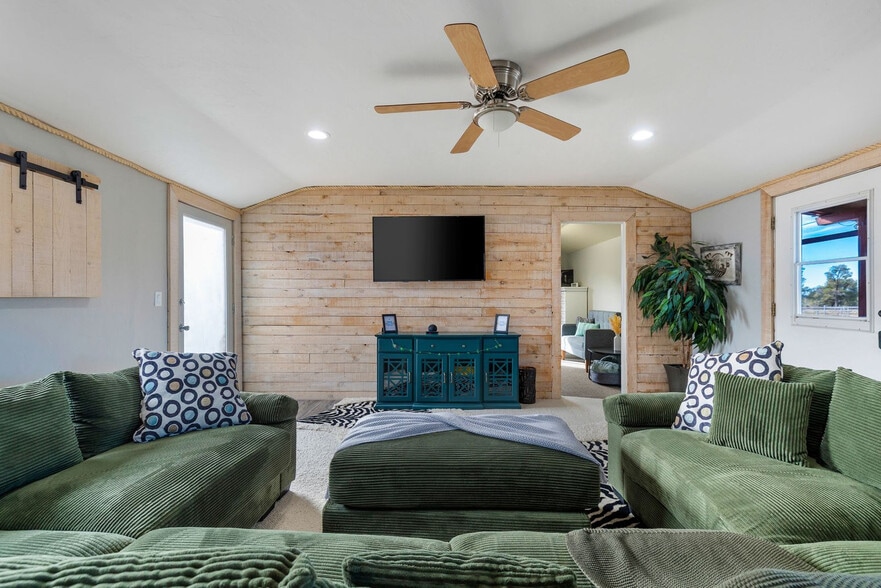 Building Photo - 7625 N Williamson Valley Rd