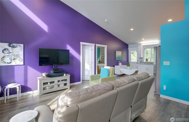 Building Photo - 2 bedroom close to the beach